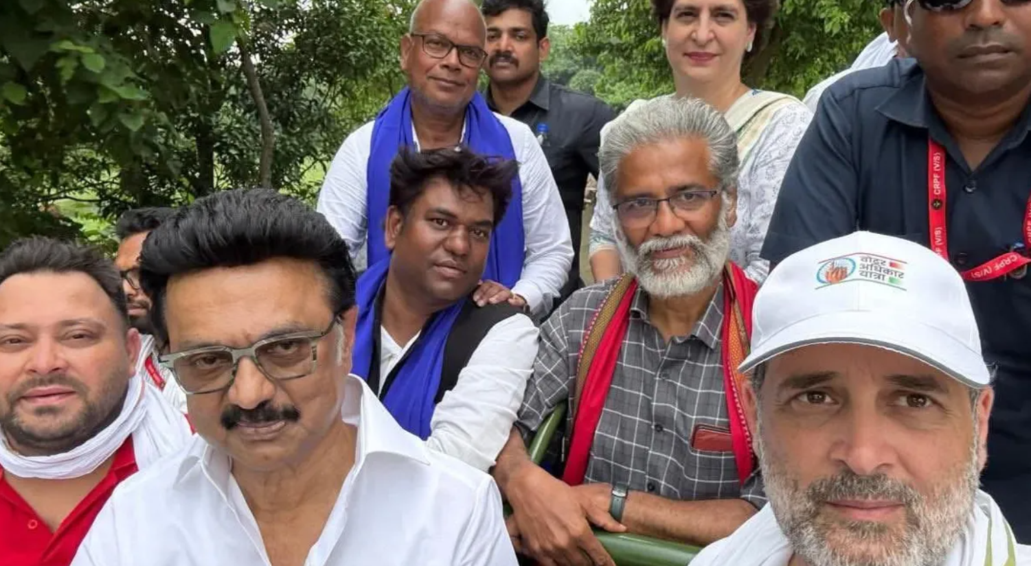 नामांकन के अंतिम दिन महागठबंधन ने अलग-अलग जारी की सूची, मतभेदों को सुलझाने की कोशिश